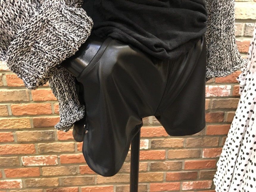 Women Short Pants Leather Material Waist Full Bend