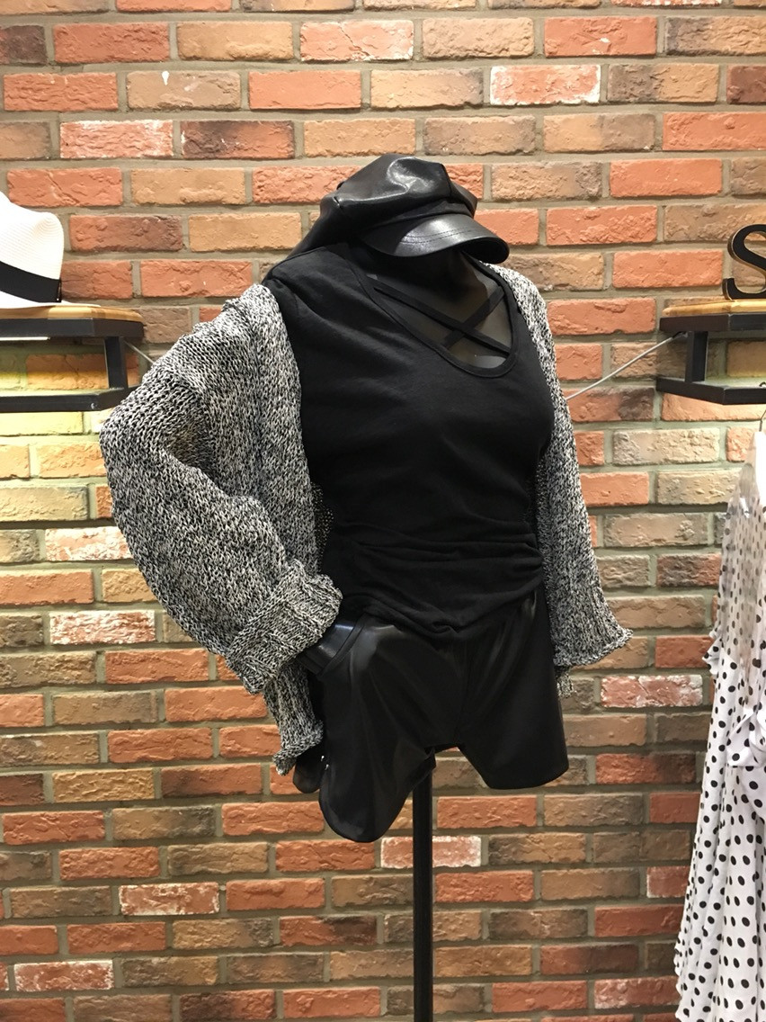 Women Short Pants Leather Material Waist Full Bend