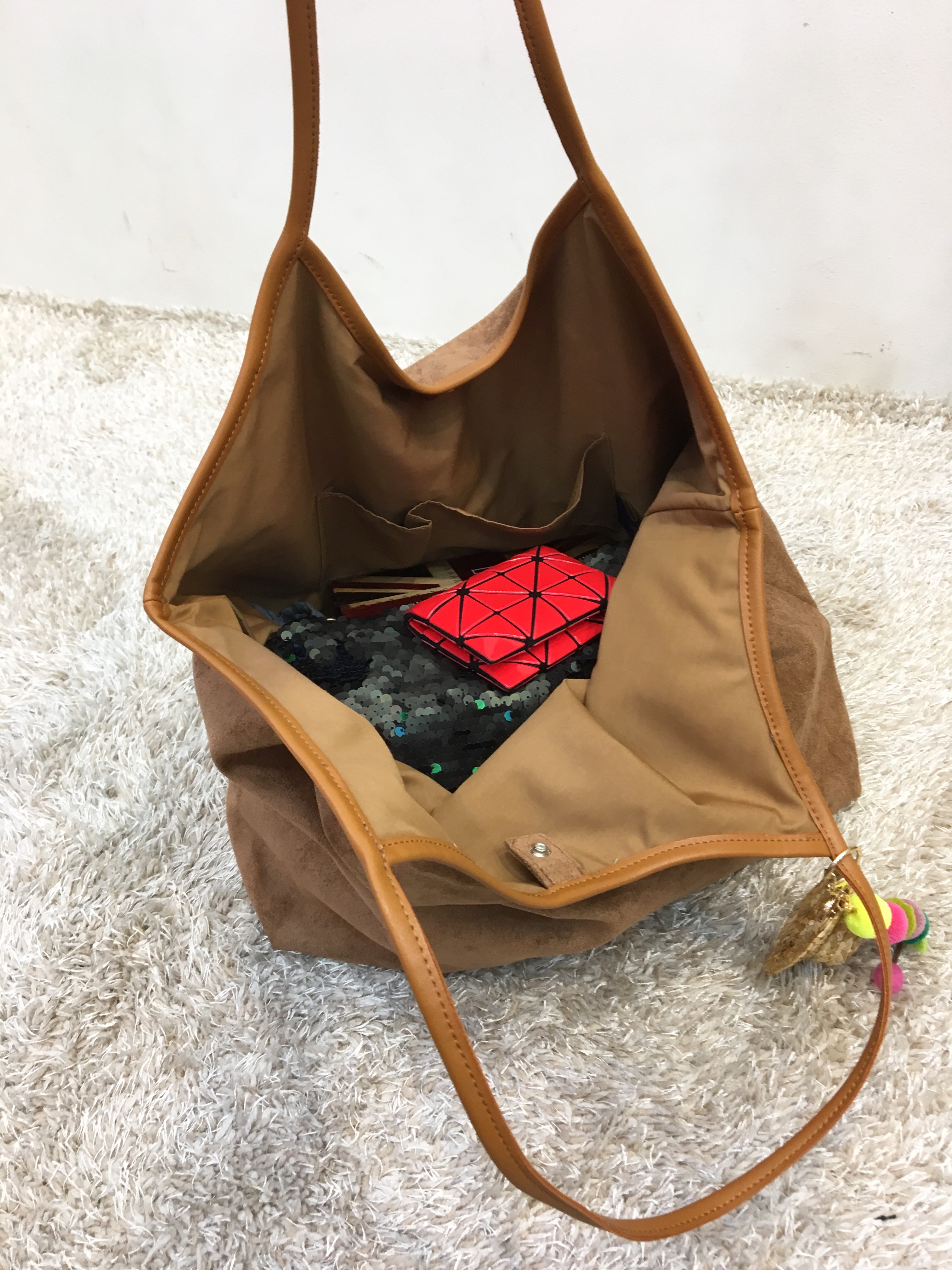 <b><p>Big suede showper bag 3col</p></b><b><p>ビッグスエードショーポベク3col</p></b><br /><br /><p align='center'>