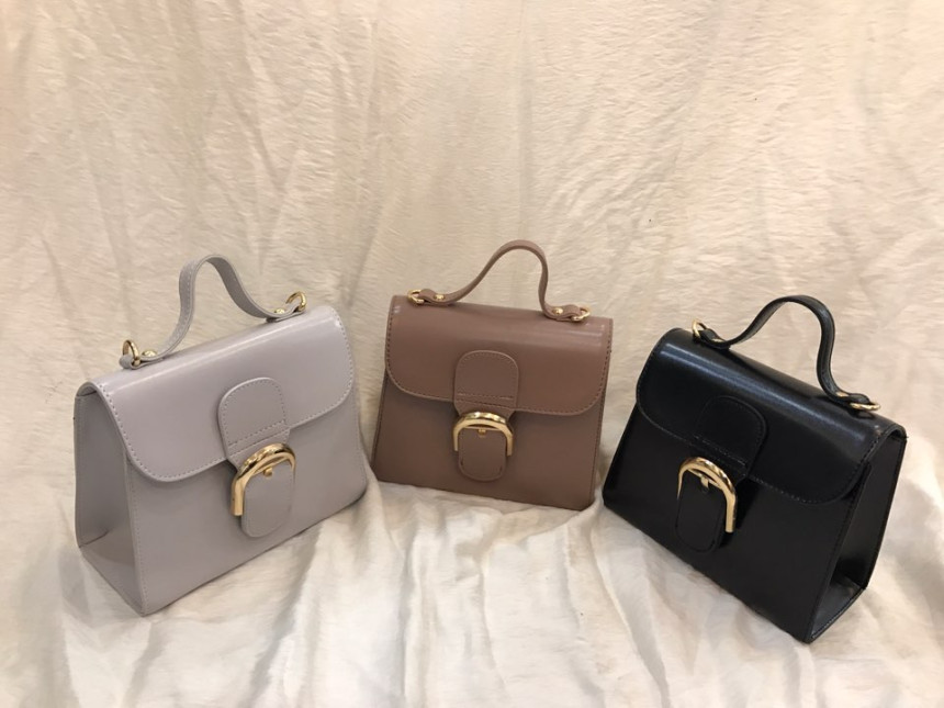 New mini cross-back bag Recommended woman