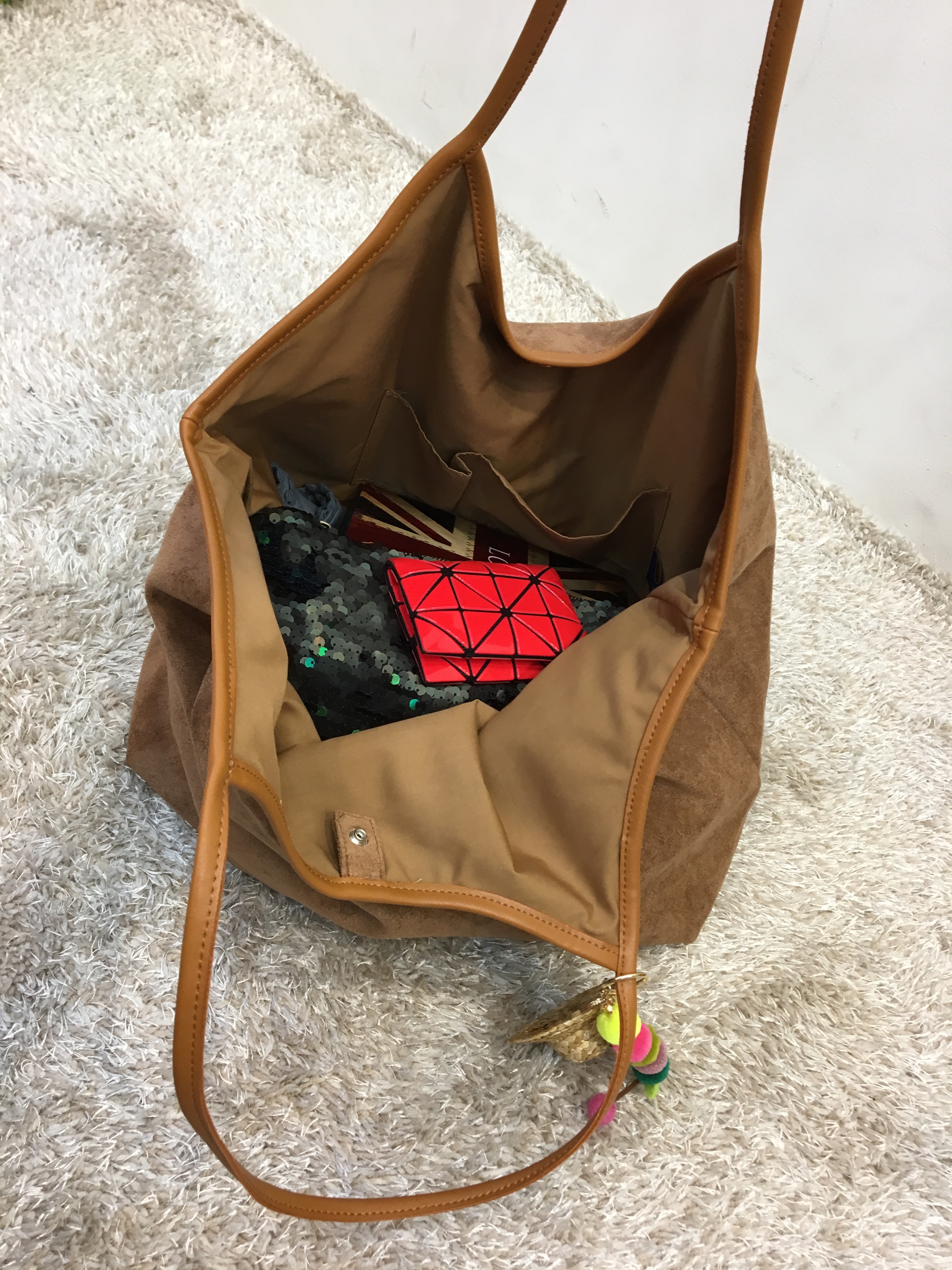 <b><p>Big suede showper bag 3col</p></b><b><p>ビッグスエードショーポベク3col</p></b><br /><br /><p align='center'>