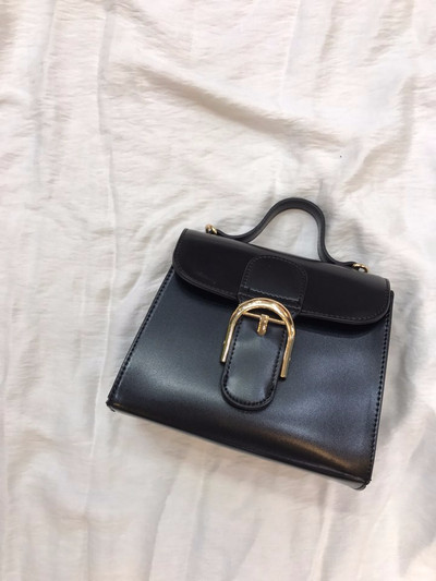 New mini cross-back bag Recommended woman