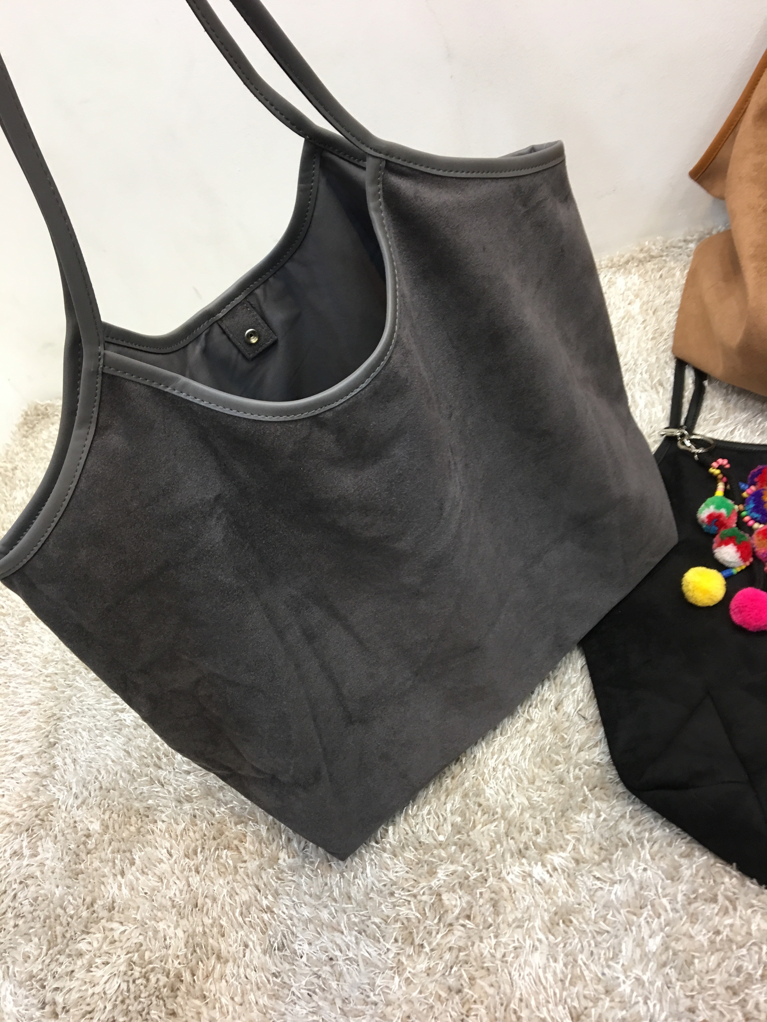 <b><p>Big suede showper bag 3col</p></b><b><p>ビッグスエードショーポベク3col</p></b><br /><br /><p align='center'>