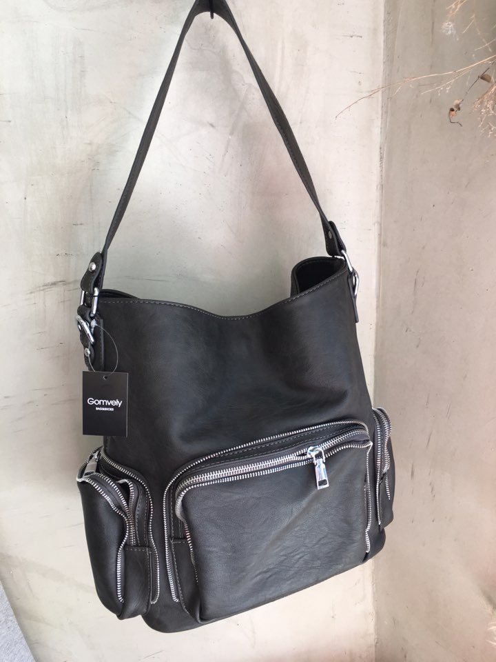 <b><p>Zipper Should Bag Natural fashionable sensibility</p></b><b><p>ジッパーショルダーバッグ粋が感じられるナチュラルラグジュアリーな感性モダンな洗練されたショーポベクカ</p></b><br /><br /><p align='center'>