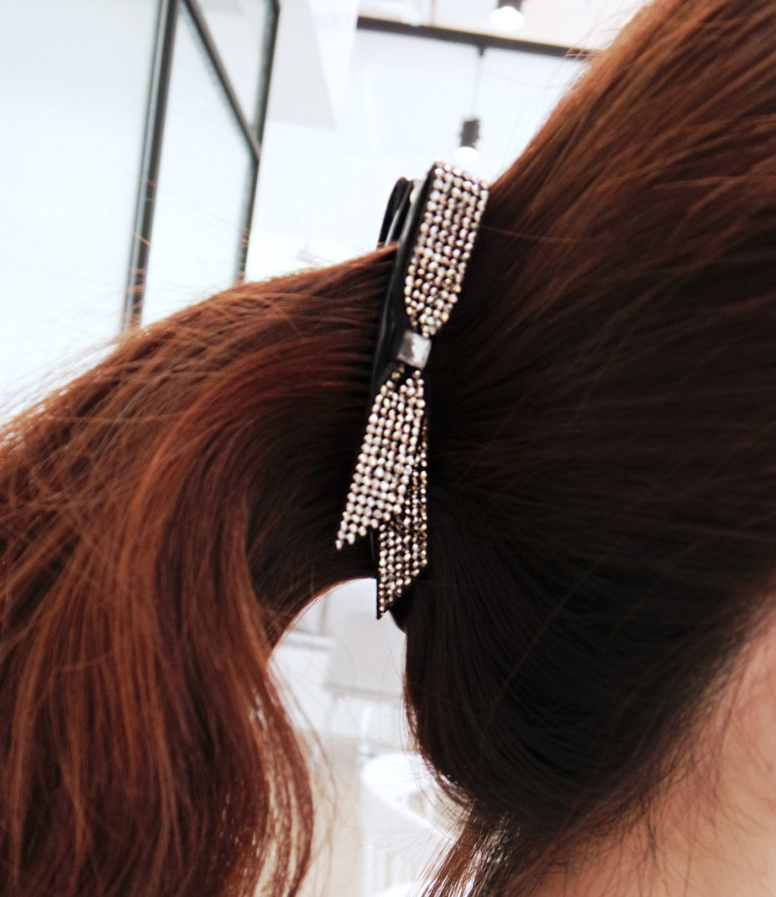 New Scrub Ribbon Swarovski Cubic Banana Pin 5color