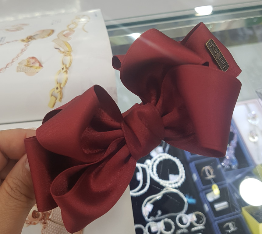 New Wang Ribbon Banana Pin 362