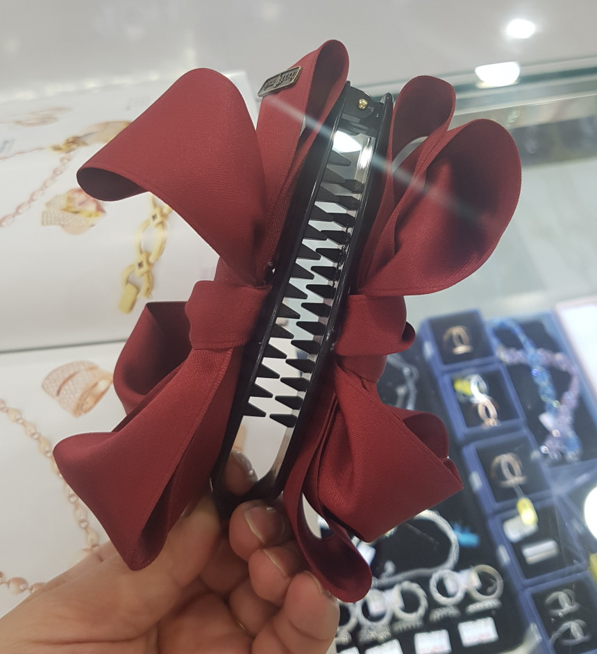 New Wang Ribbon Banana Pin 362