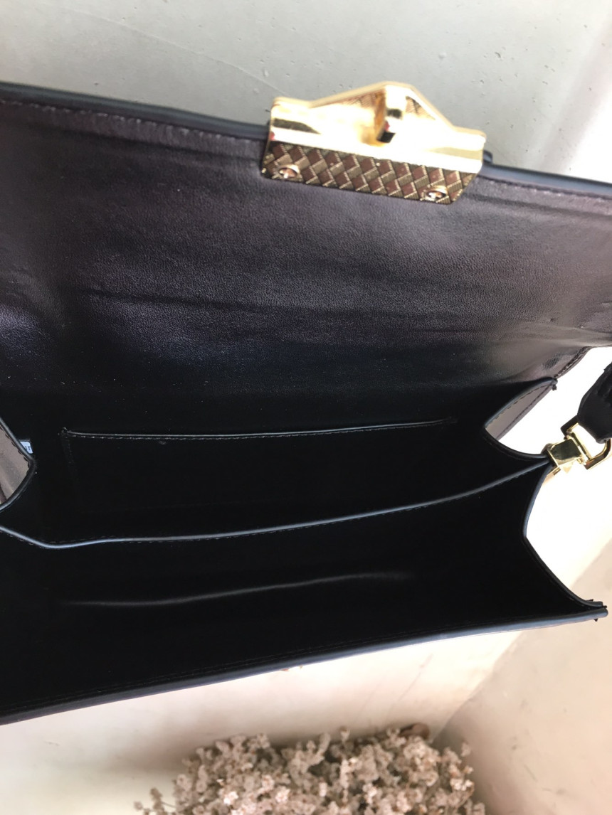 New mobster mini stubs Lovely cross bobs Semi-offi