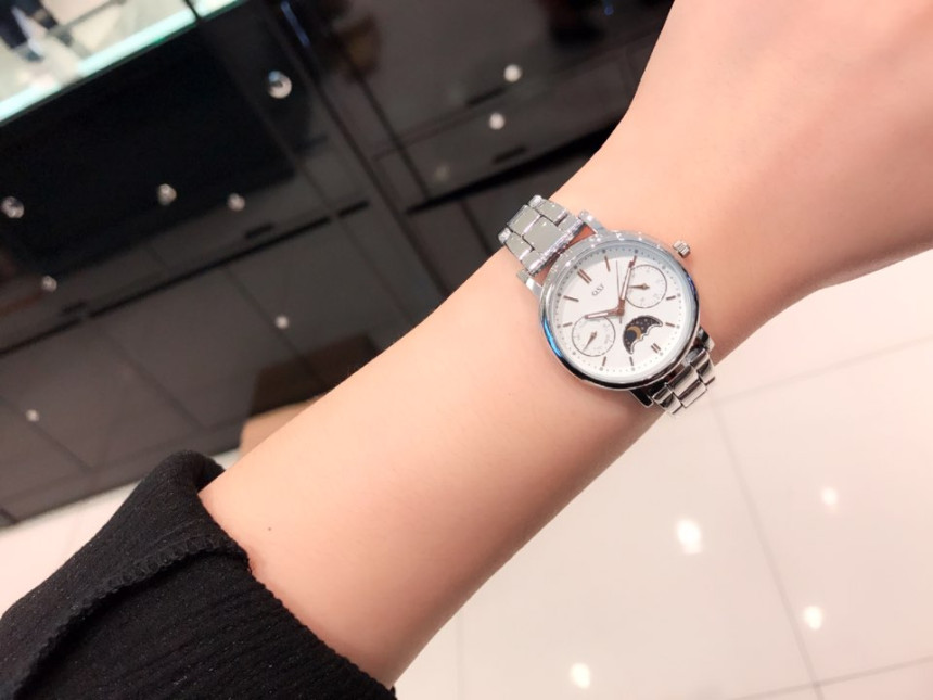 <b><p>OST White Silver Moon Phase Couple Watch</p></b><b><p>OST ホワイトシルバームーンフェイズカップル時計 OTC116514FLS 2SS</p></b><br /><br /><p align='center'>