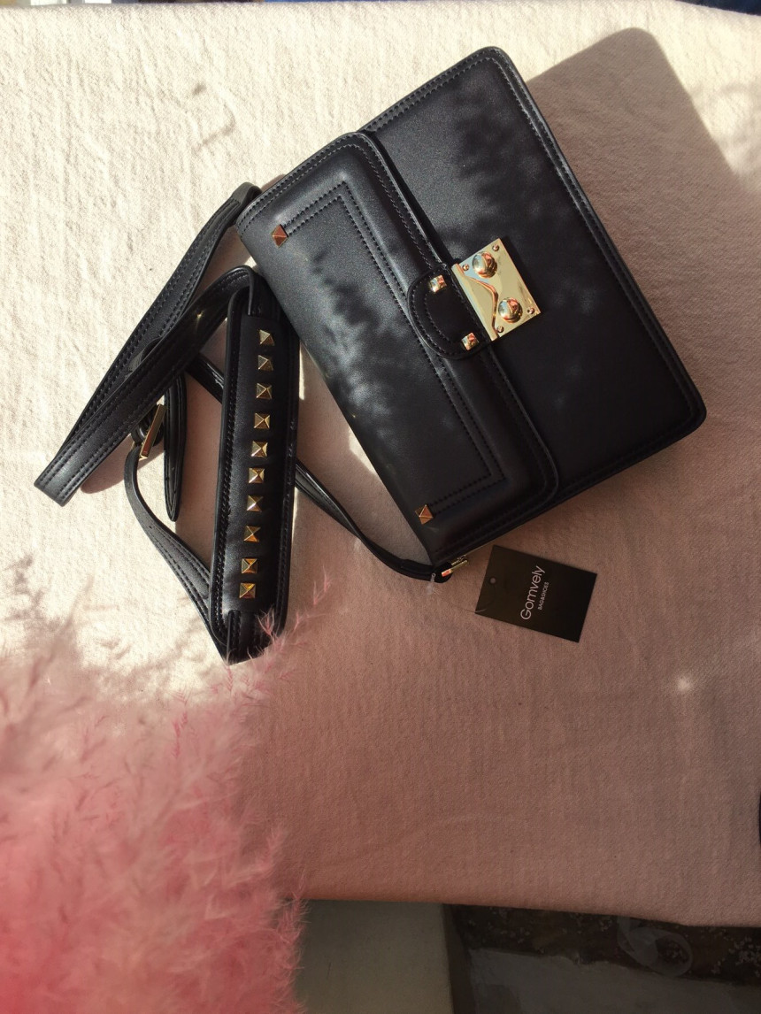 New mobster mini stubs Lovely cross bobs Semi-offi