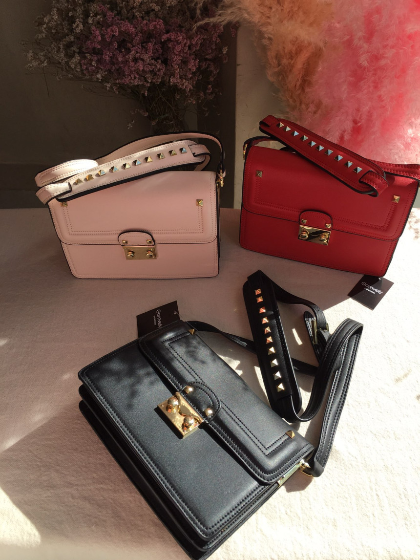 New mobster mini stubs Lovely cross bobs Semi-offi