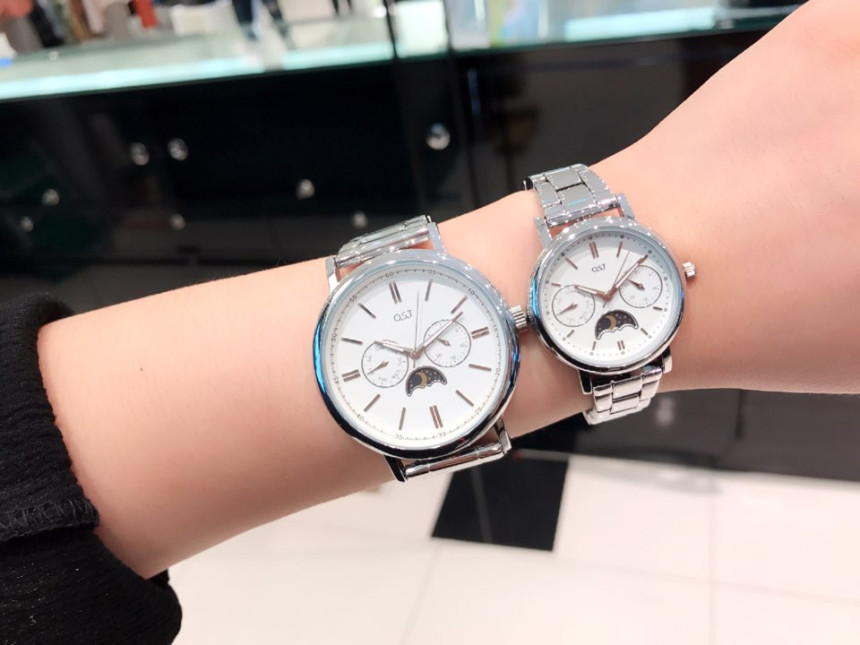 <b><p>OST White Silver Moon Phase Couple Watch</p></b><b><p>OST ホワイトシルバームーンフェイズカップル時計 OTC116514FLS 2SS</p></b><br /><br /><p align='center'>
