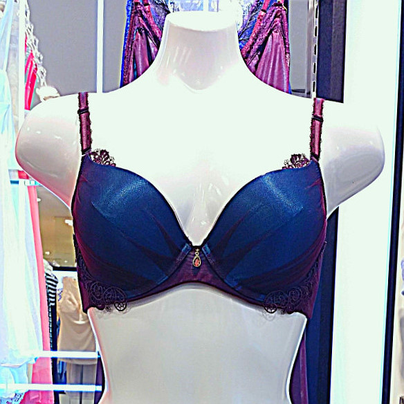 New AK PLAZA Vivienne 2016 FW Main Hello Fit Big S