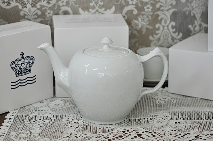 (티팟 1리터) 로얄코펜하겐 화이트플루티드 하프레이스 티팟 1리터 1017279