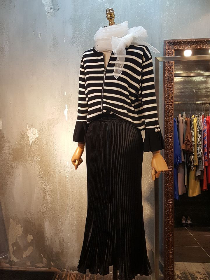 Lovely Pleated Long Skirt