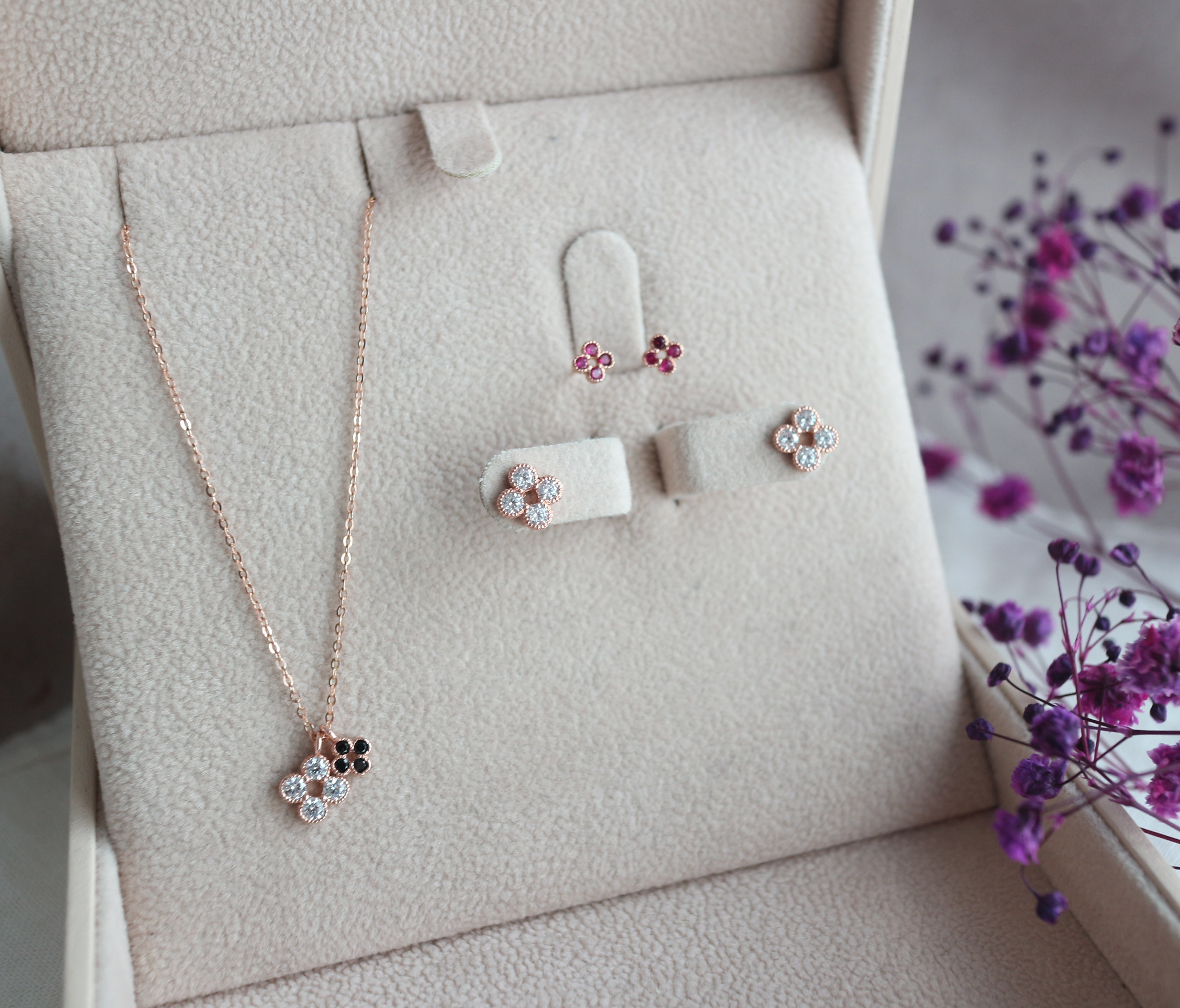 Clover Necklace Feminine charms 30s 14k gifts Four