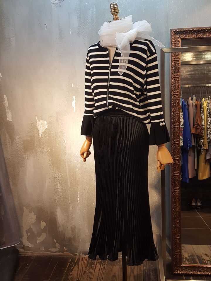 Lovely Pleated Long Skirt