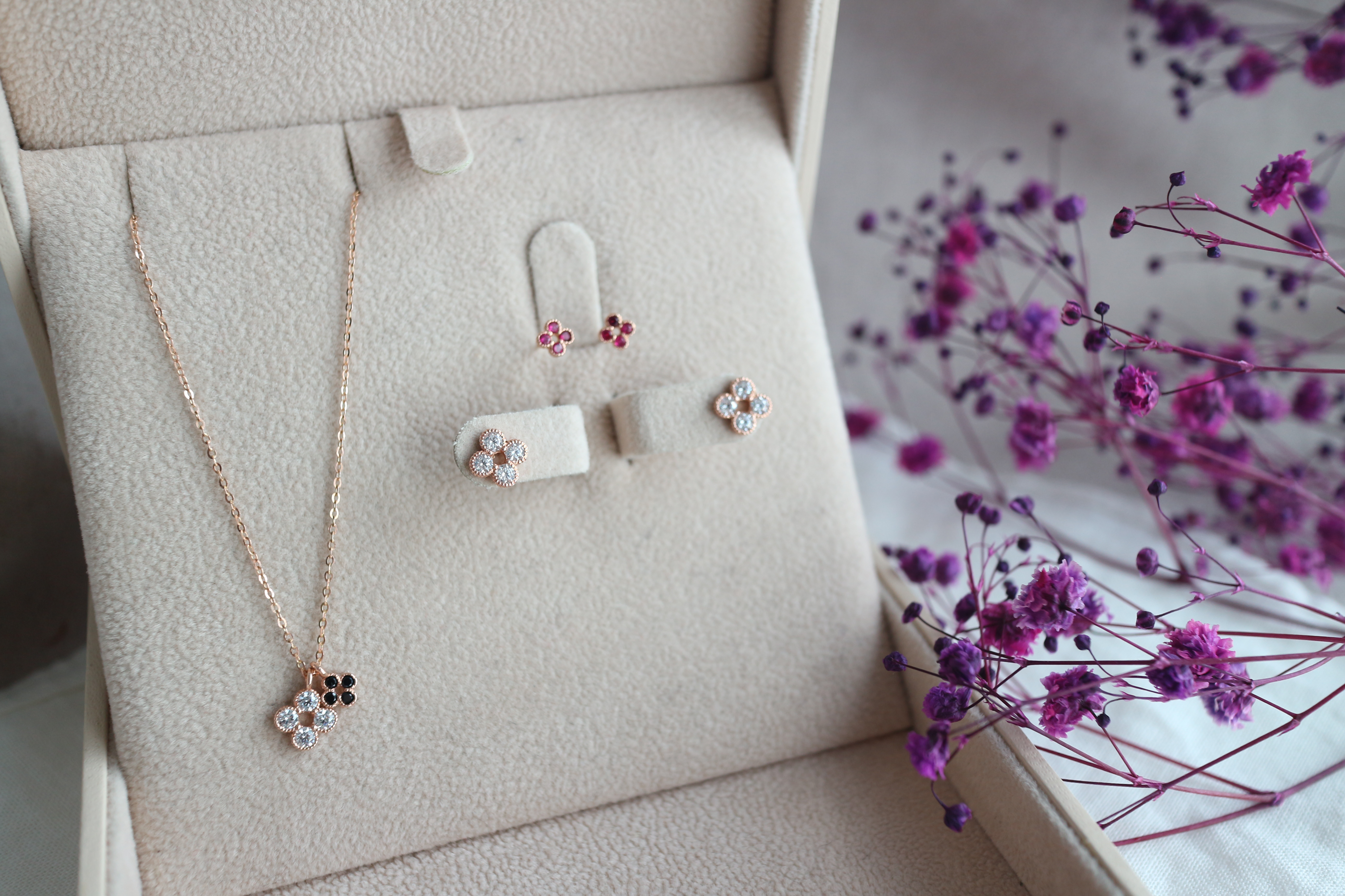 Clover Necklace Feminine charms 30s 14k gifts Four