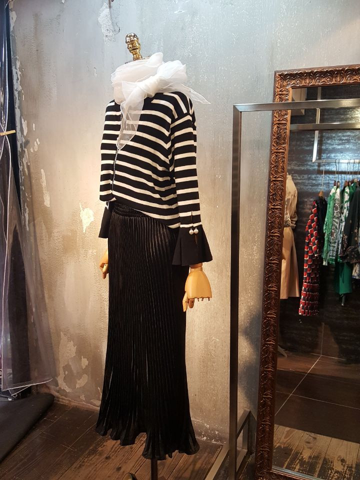 Lovely Pleated Long Skirt