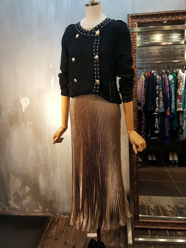 Lovely Pleated Long Skirt