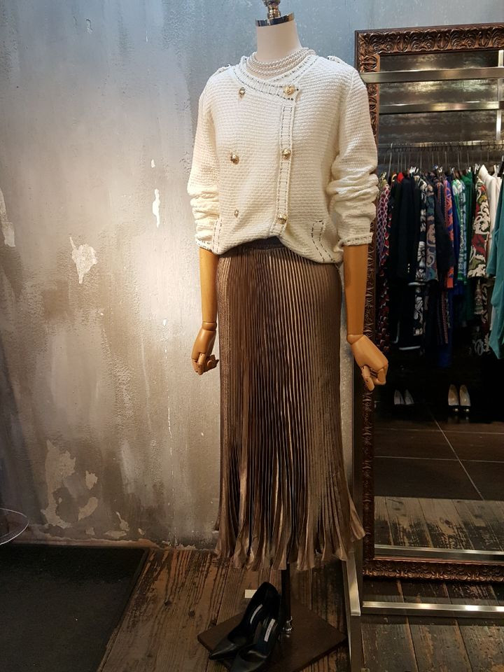 Lovely Pleated Long Skirt