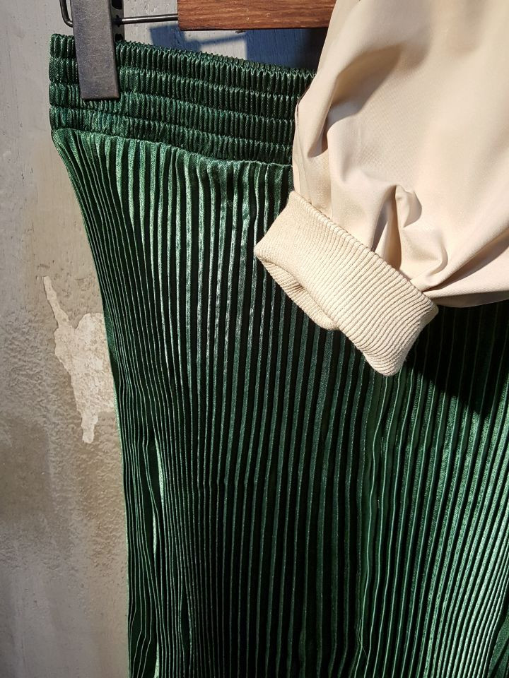 Lovely Pleated Long Skirt