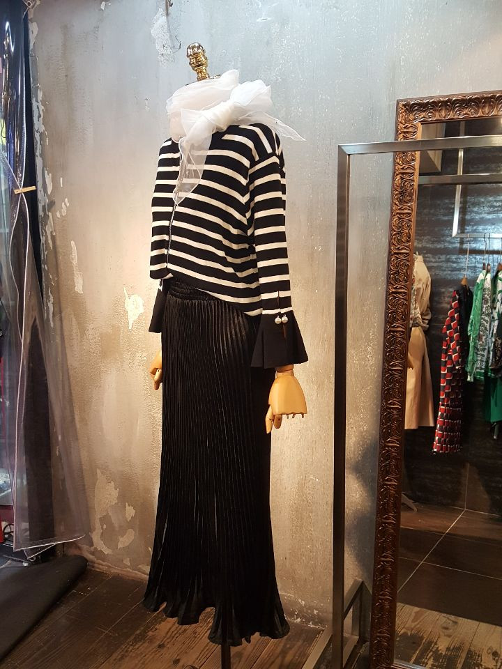 Lovely Pleated Long Skirt