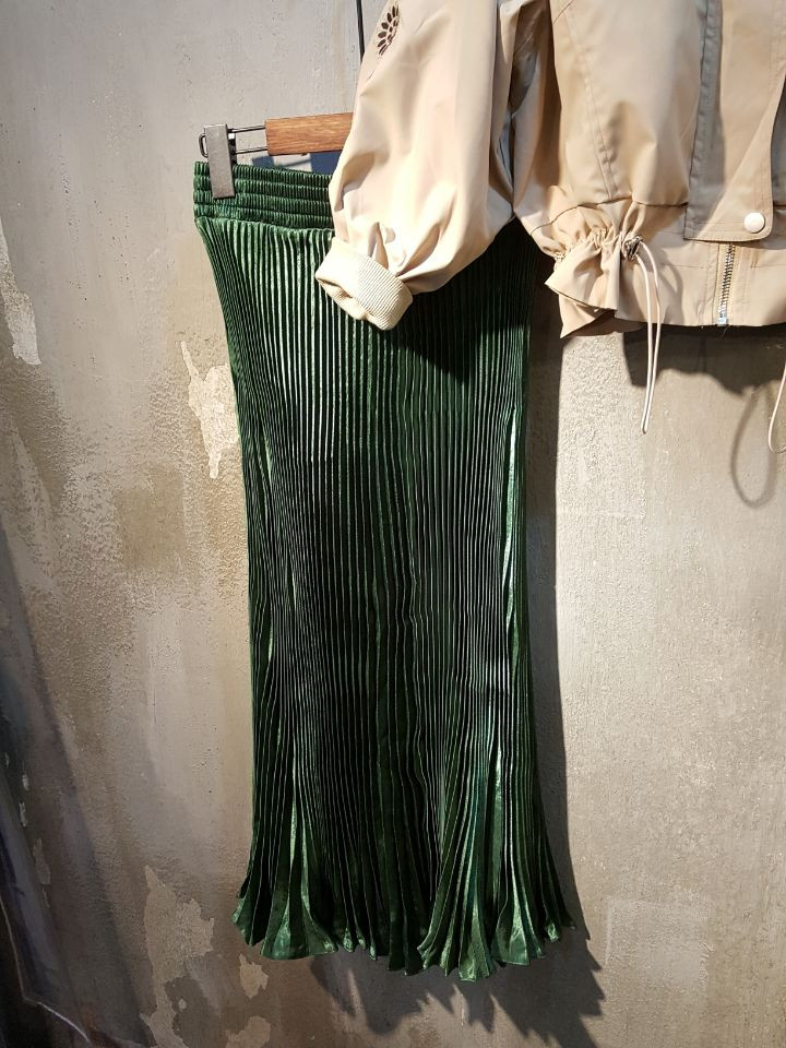 Lovely Pleated Long Skirt