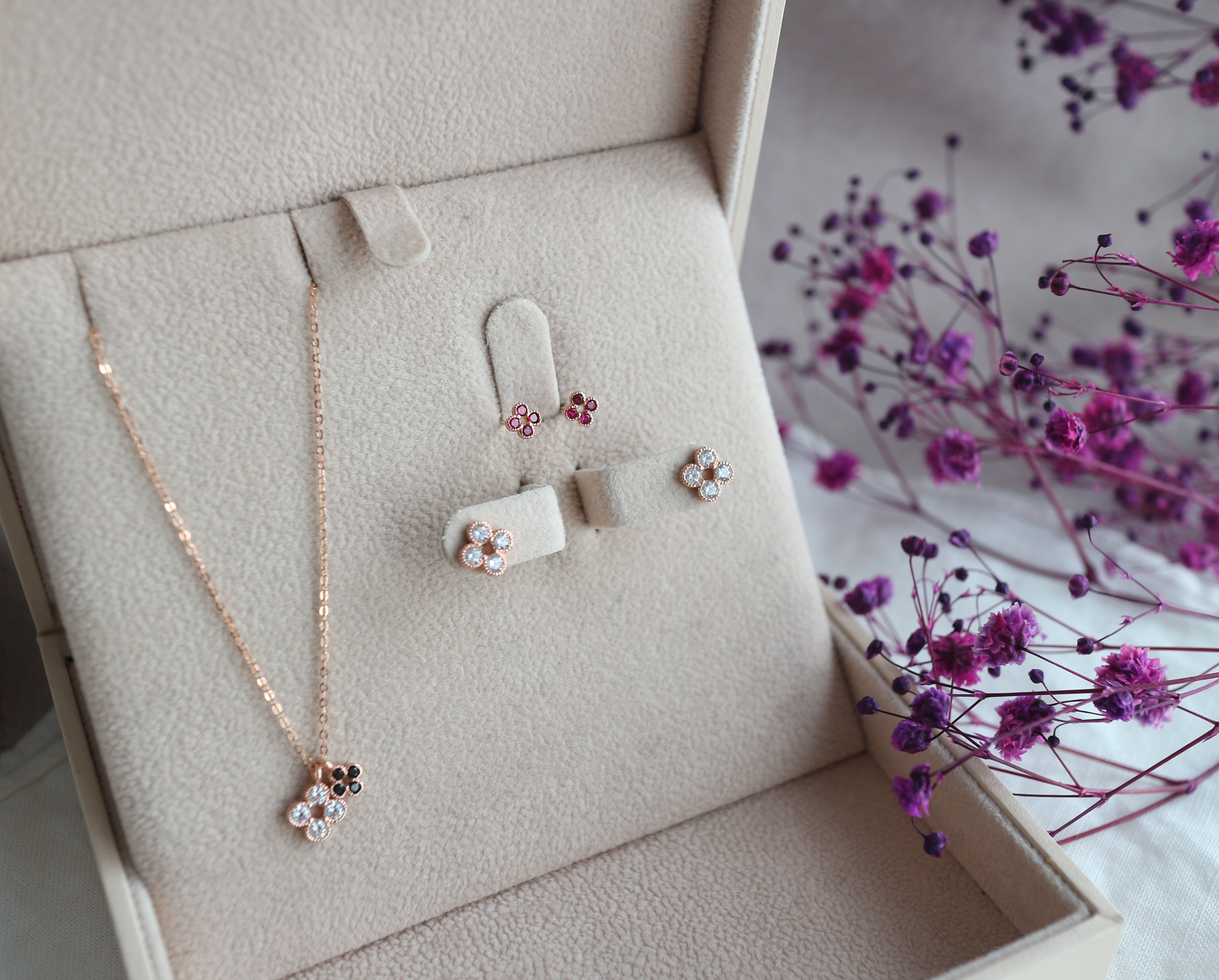 Clover Necklace Feminine charms 30s 14k gifts Four