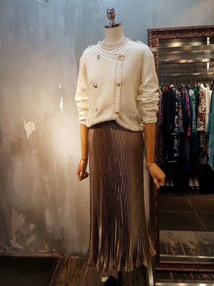 Lovely Pleated Long Skirt