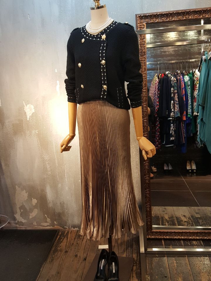 Lovely Pleated Long Skirt