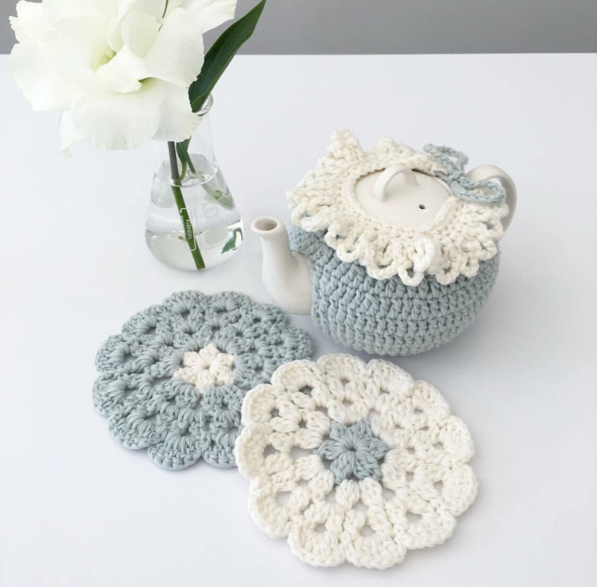 Sky Blue Tiocoji teapot Included Knitting goggles 