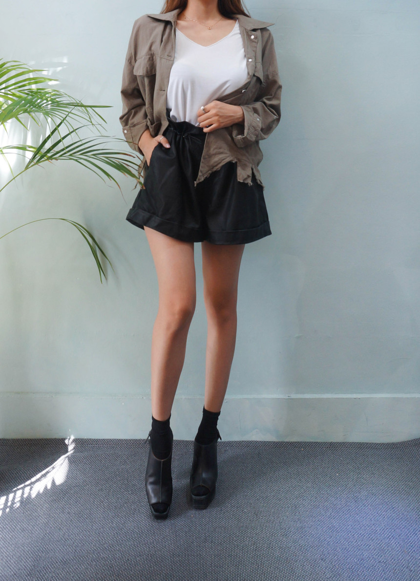 Women Short Pants Leather shorts Daily coordinatio