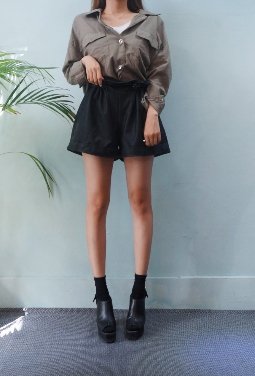 Women Short Pants Leather shorts Daily coordinatio