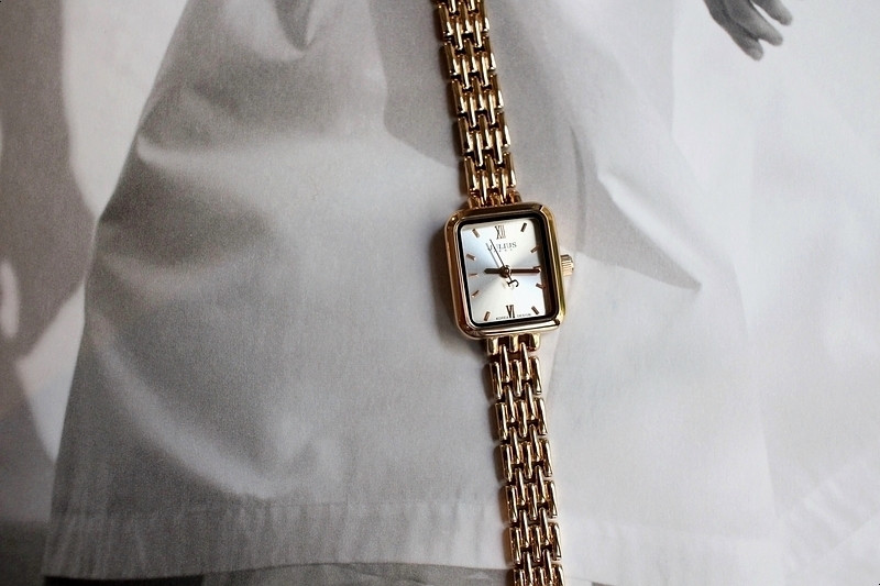 <b><p>square Classy tal Rose Gold feme watch fhion</p></b><b><p>正方形 クラス時 メタル ローズゴールド 女性 腕時計 ファッション ギフト</p></b><br /><br /><p align='center'>
