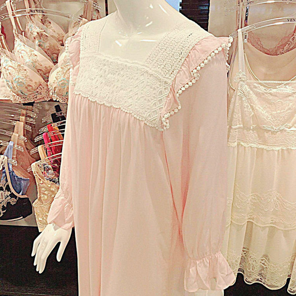 New AK PLAZA Venus Gorgeous Square Lines Modal Dre