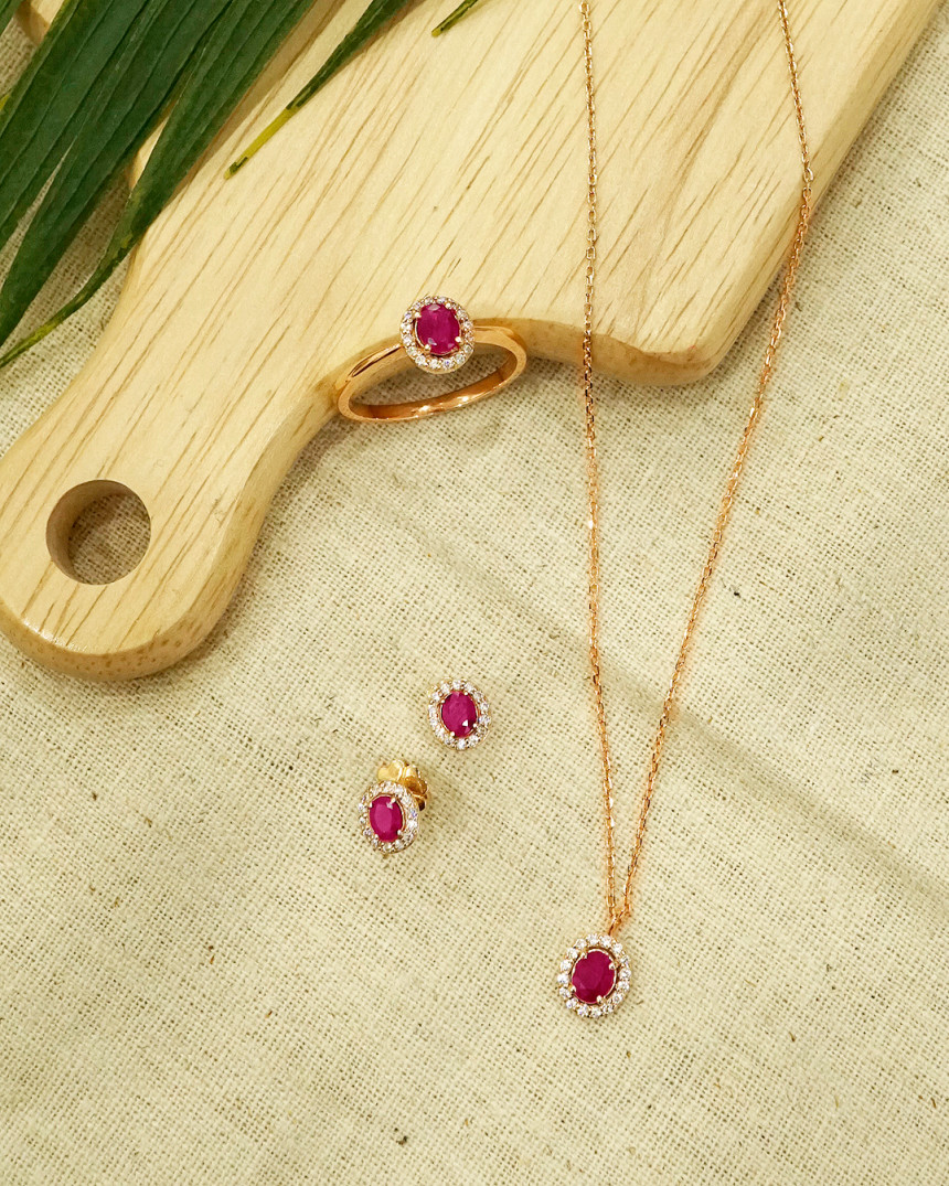 <b><p>14k Rose Gold simple point natural Ruby ste</p></b><b><p>14k ローズゴールド シンプル ポイント 天然 ルビー 原石 リング 高級感のあるアクセサリー</p></b><br /><br /><p align='center'>