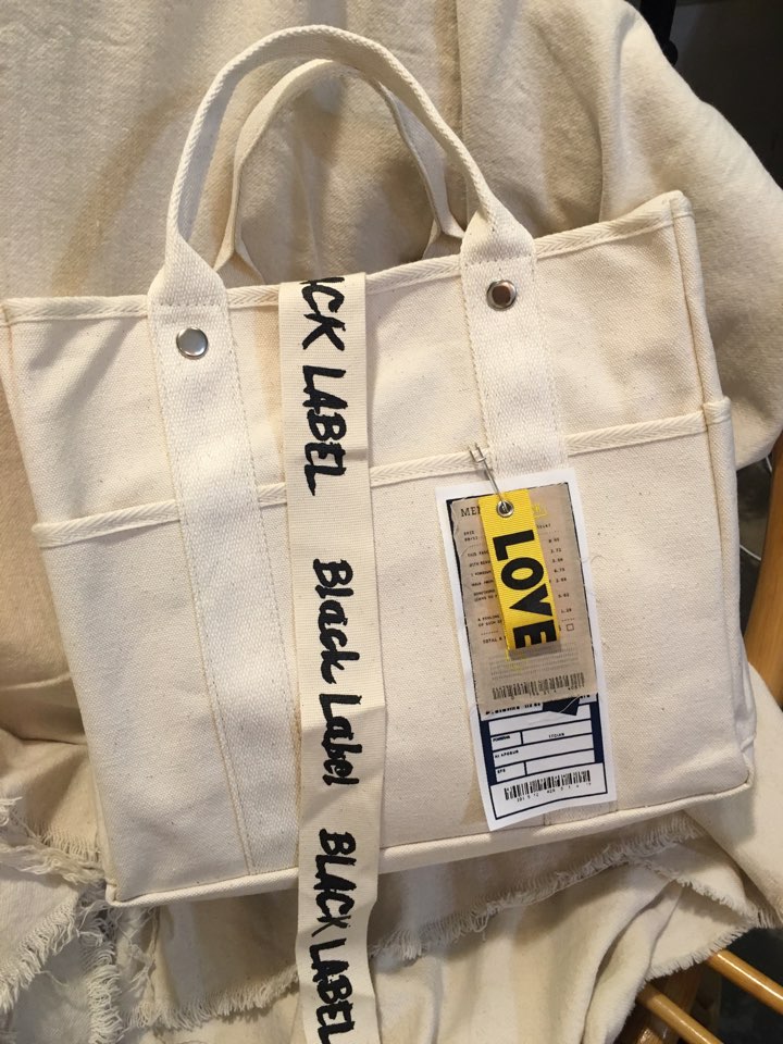 <b><p>Black Label Canvas Square Eco Tumbler Coeyce</p></b><b><p>ブラックレーベルキャンバス正方形バックエコタンブラーコンベクデイリーバック 블랙라벨에코백</p></b><br /><br /><p align='center'>