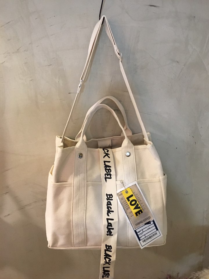 <b><p>Black Label Canvas Square Eco Tumbler Coeyce</p></b><b><p>ブラックレーベルキャンバス正方形バックエコタンブラーコンベクデイリーバック 블랙라벨에코백</p></b><br /><br /><p align='center'>