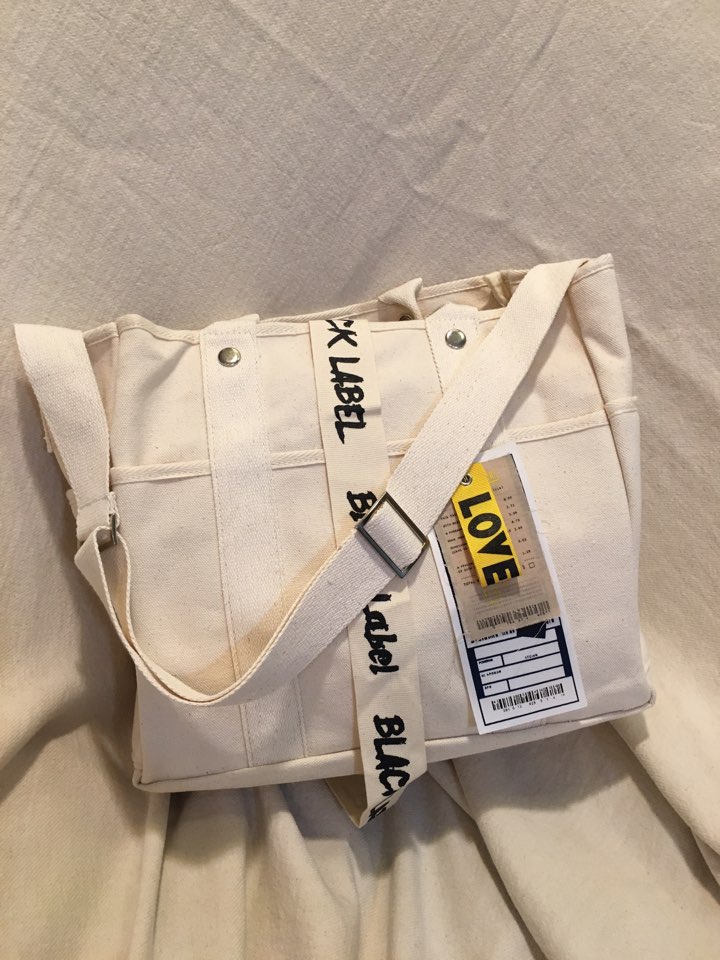 <b><p>Black Label Canvas Square Eco Tumbler Coeyce</p></b><b><p>ブラックレーベルキャンバス正方形バックエコタンブラーコンベクデイリーバック 블랙라벨에코백</p></b><br /><br /><p align='center'>