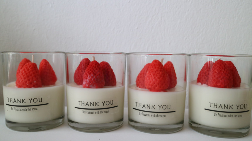 Natural Strawberry Candle Soi Forward 7 oz 210ml N