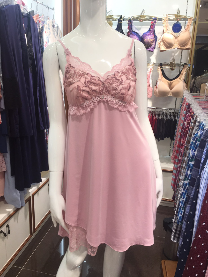 2017 Fall Ad Product Makeup Set Slip WFS1880 Women