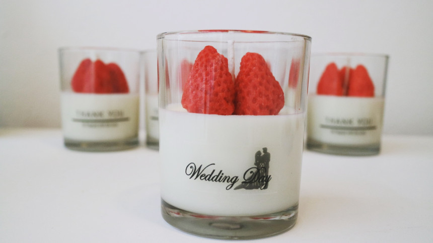 Natural Strawberry Candle Soi Forward 7 oz 210ml N