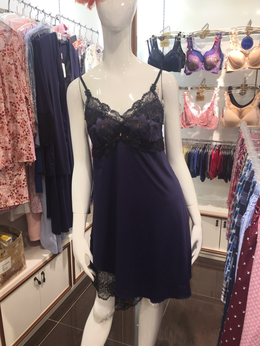 2017 Fall Ad Product Makeup Set Slip WFS1880 Women