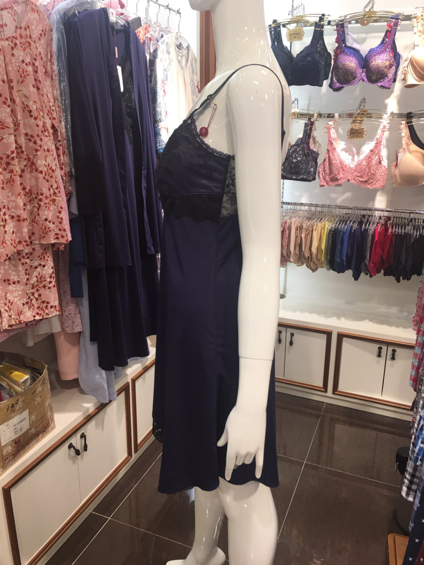 2017 Fall Ad Product Makeup Set Slip WFS1880 Women