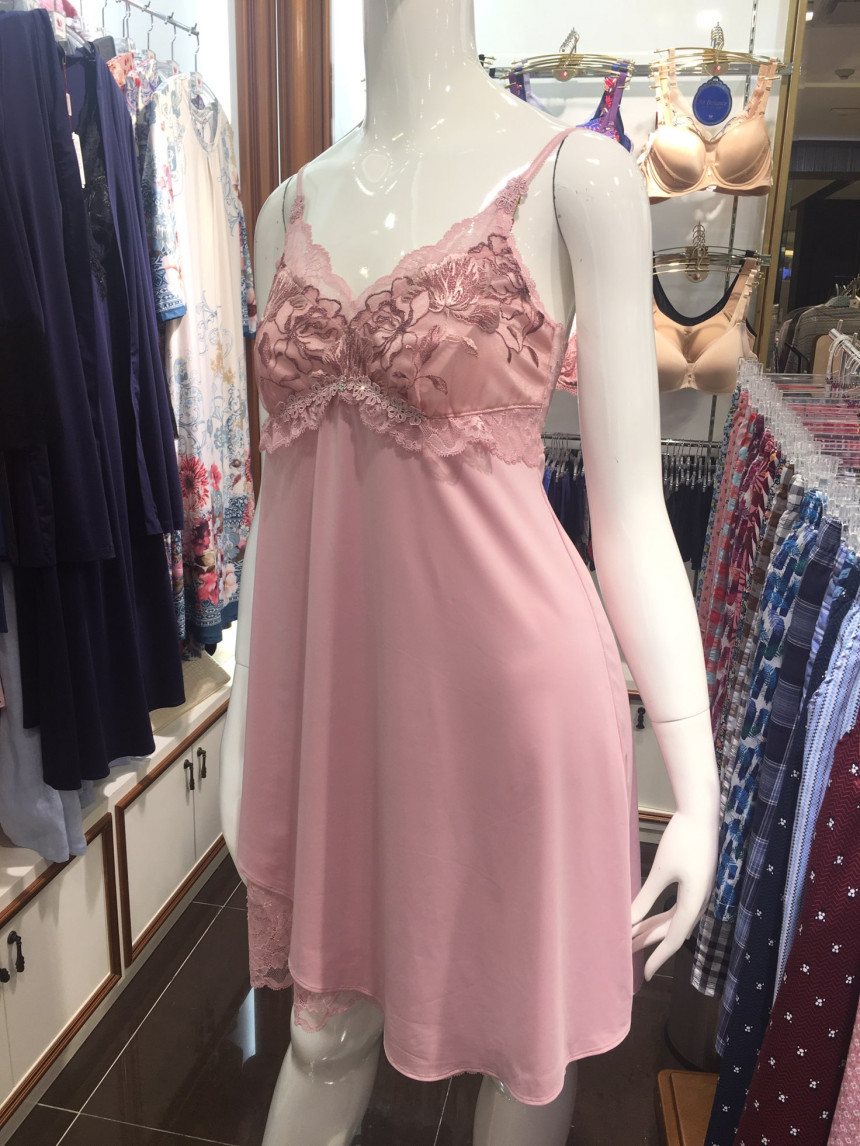 2017 Fall Ad Product Makeup Set Slip WFS1880 Women