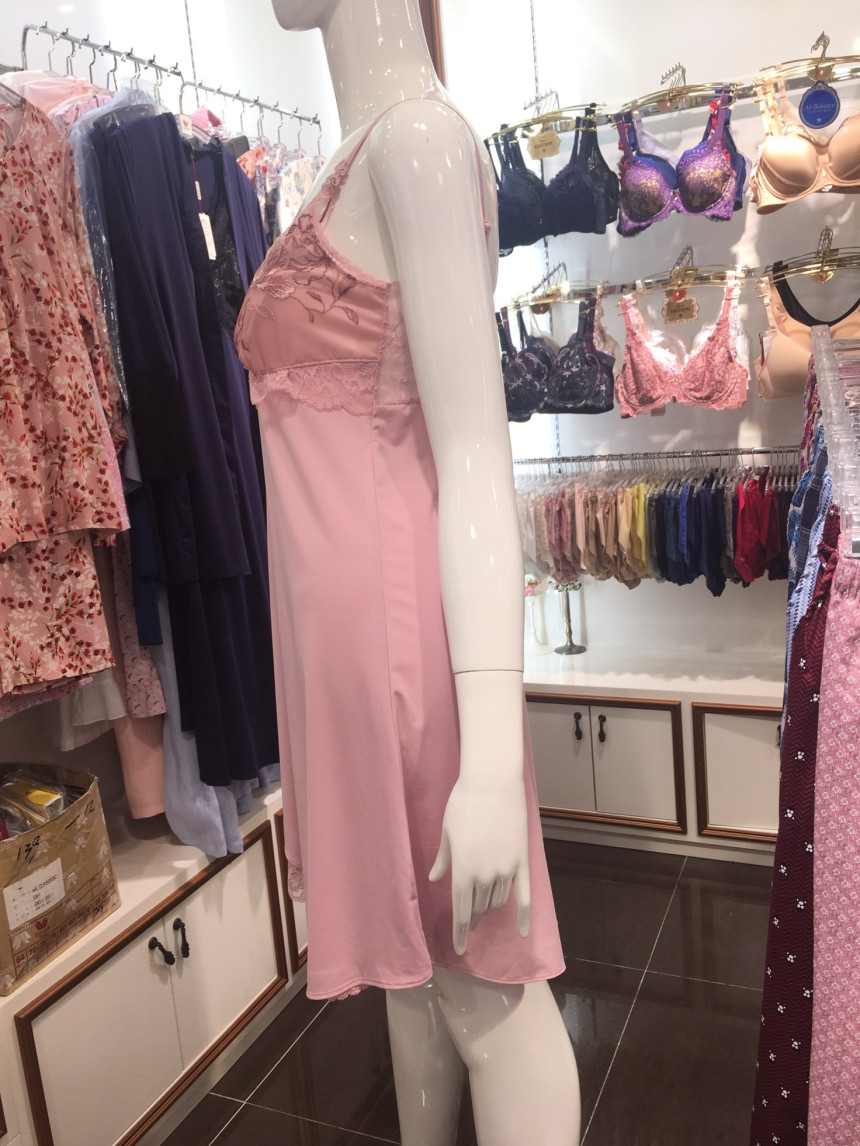 2017 Fall Ad Product Makeup Set Slip WFS1880 Women