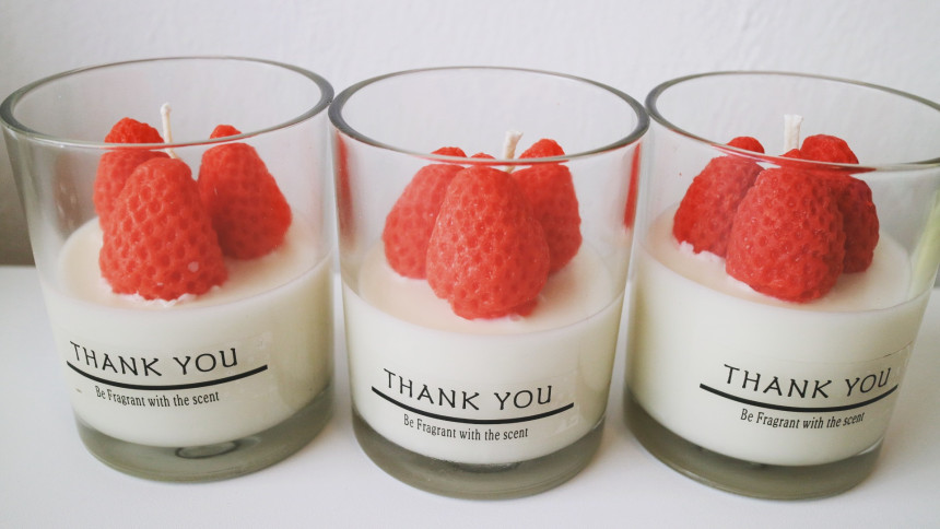 Natural Strawberry Candle Soi Forward 7 oz 210ml N