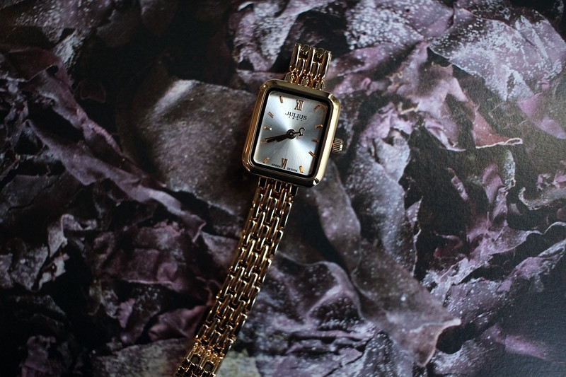<b><p>square Classy tal Rose Gold feme watch fhion</p></b><b><p>正方形 クラス時 メタル ローズゴールド 女性 腕時計 ファッション ギフト</p></b><br /><br /><p align='center'>