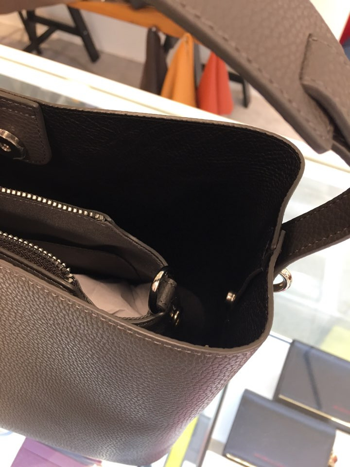 <b><p>Black BA7FHB934DY Ladies Shoulder Castel</p></b><b><p>かステルバジャク女性ショルダーバッグBA7FHB934DYブラック</p></b><br /><br /><p align='center'>